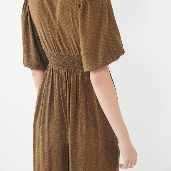 UO Zimi Plunging Puff Sleeve Jumpsuit - Picture 5 of 10